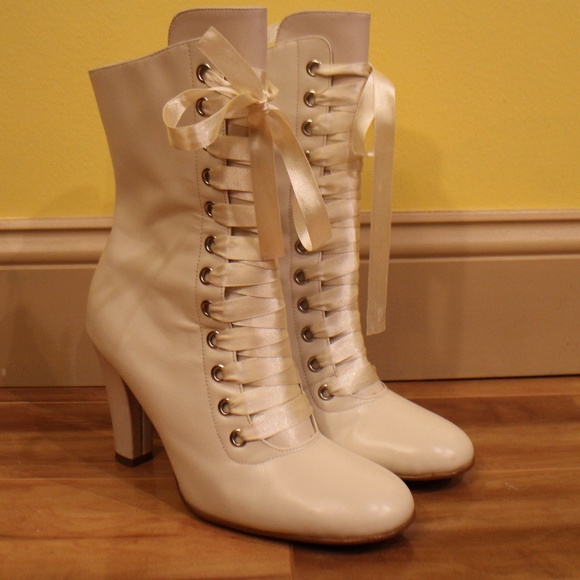 Newport News Shoes - Vintage White 60s 70s Lace up Go Go Heeled Boots
